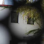 Studio U Parkplatz, Zentrale Ruhelage Neben Gruenoase