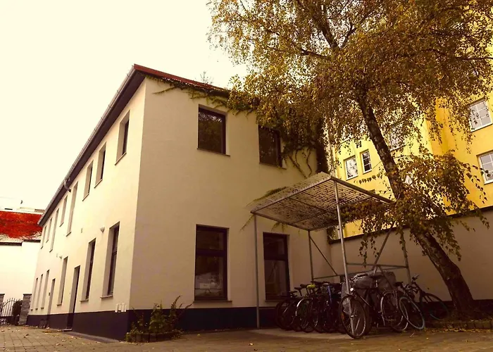 Studio U Parkplatz, Zentrale Ruhelage Neben Gruenoase